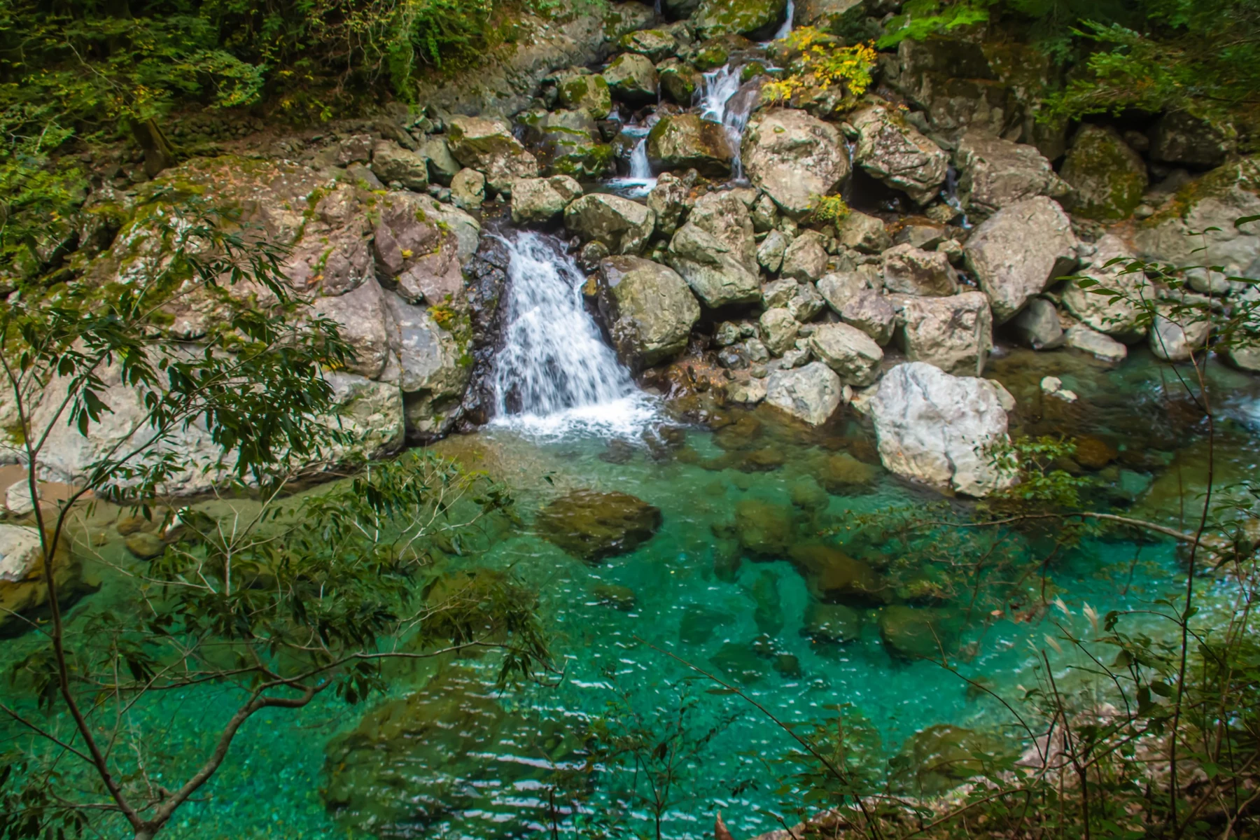 Clear turquoise water in Osugidani, Mie
