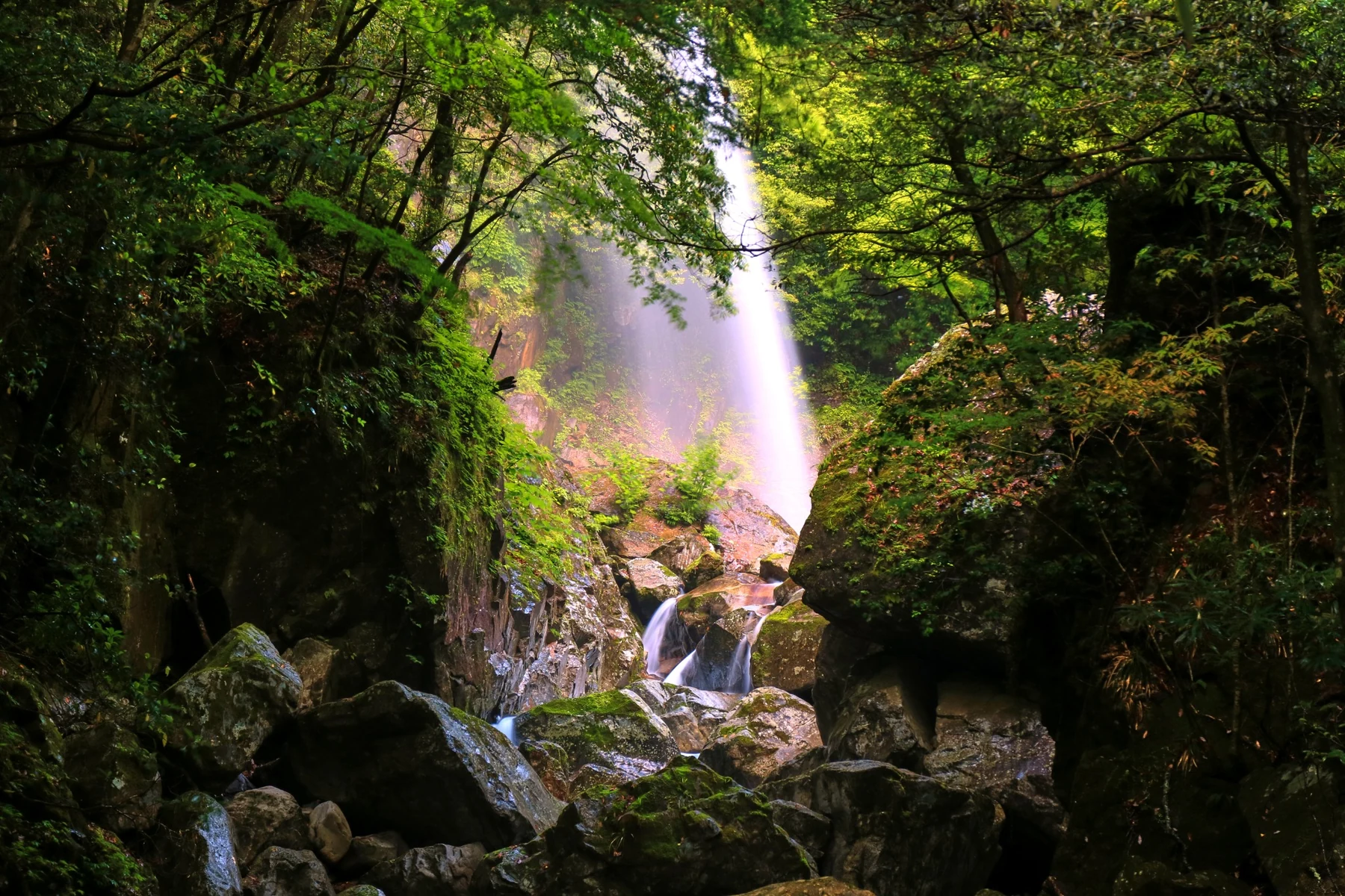 Rokujūpiro Falls in Ōdai, Mie